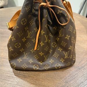 Louis Vuitton Petit Noé Monogram Bucket Bag – 2003 – Authenticated